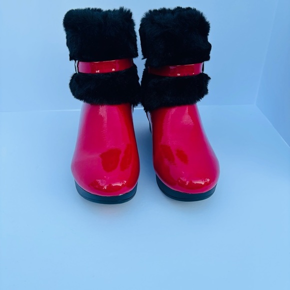 DKNY Women's Abri Red Faux Fur/ Suede Ankle Booties Wedges 7M - Picture 2 of 5